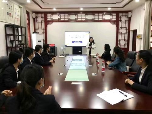 vwin德赢ac米兰官方网：服务地方再发力 开展外语及外事礼仪培训